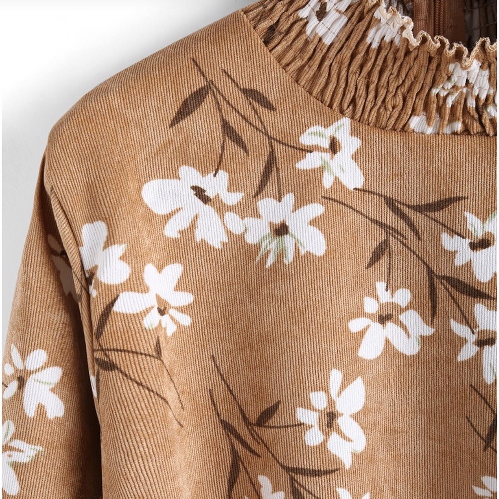 Creme/Tan Stand Collar Floral Crop Blouse - Picture 3 of 8